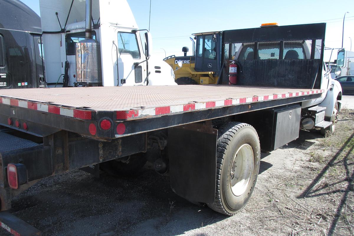 Used 2011 Ford f 750 with 18 ft flat deck