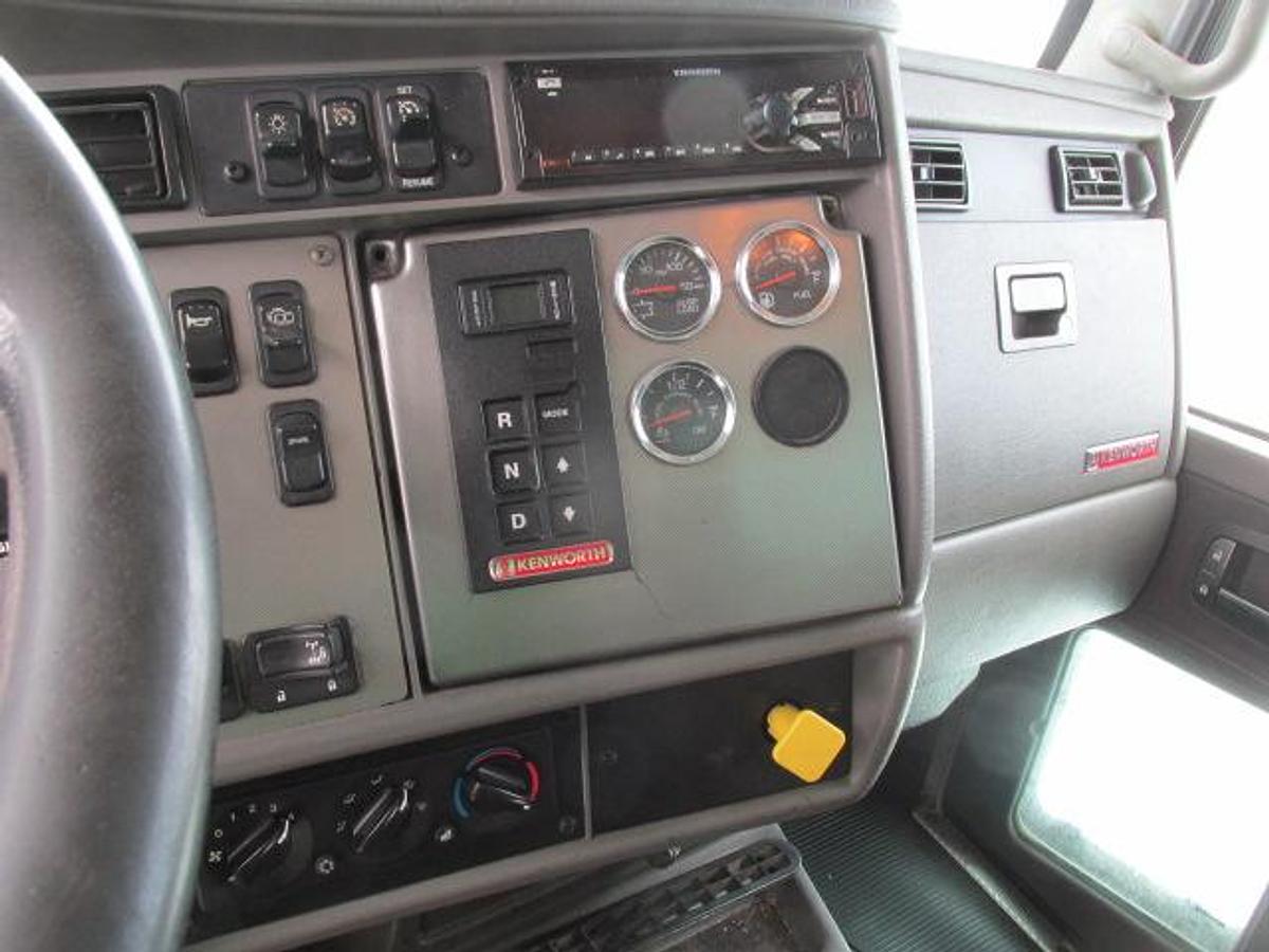 Used 2017 Kenworth T 370 with 24 ft Van body with tailgate