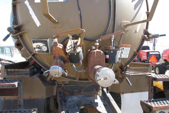 Used 2008 Sterling Presvac 3000 gal