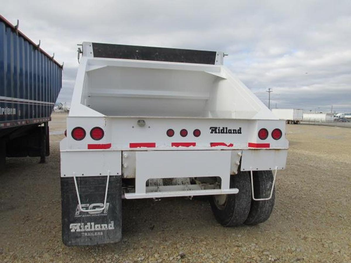 Used 2019 Midland MX 2000 cross gate belly dump