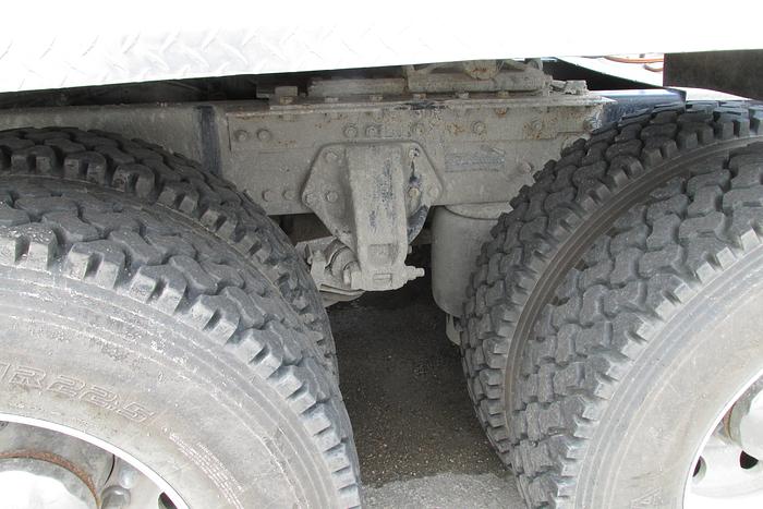 Used 2016 Kenworth T 680 with wet kit