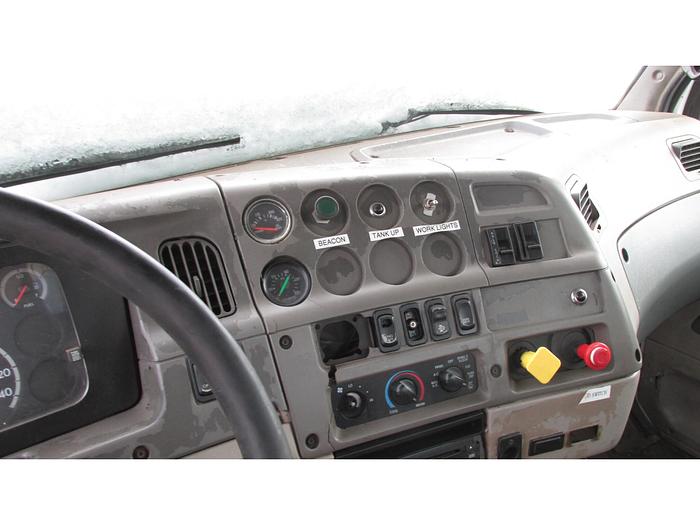 Used 2008 Sterling Presvac 3000 gal