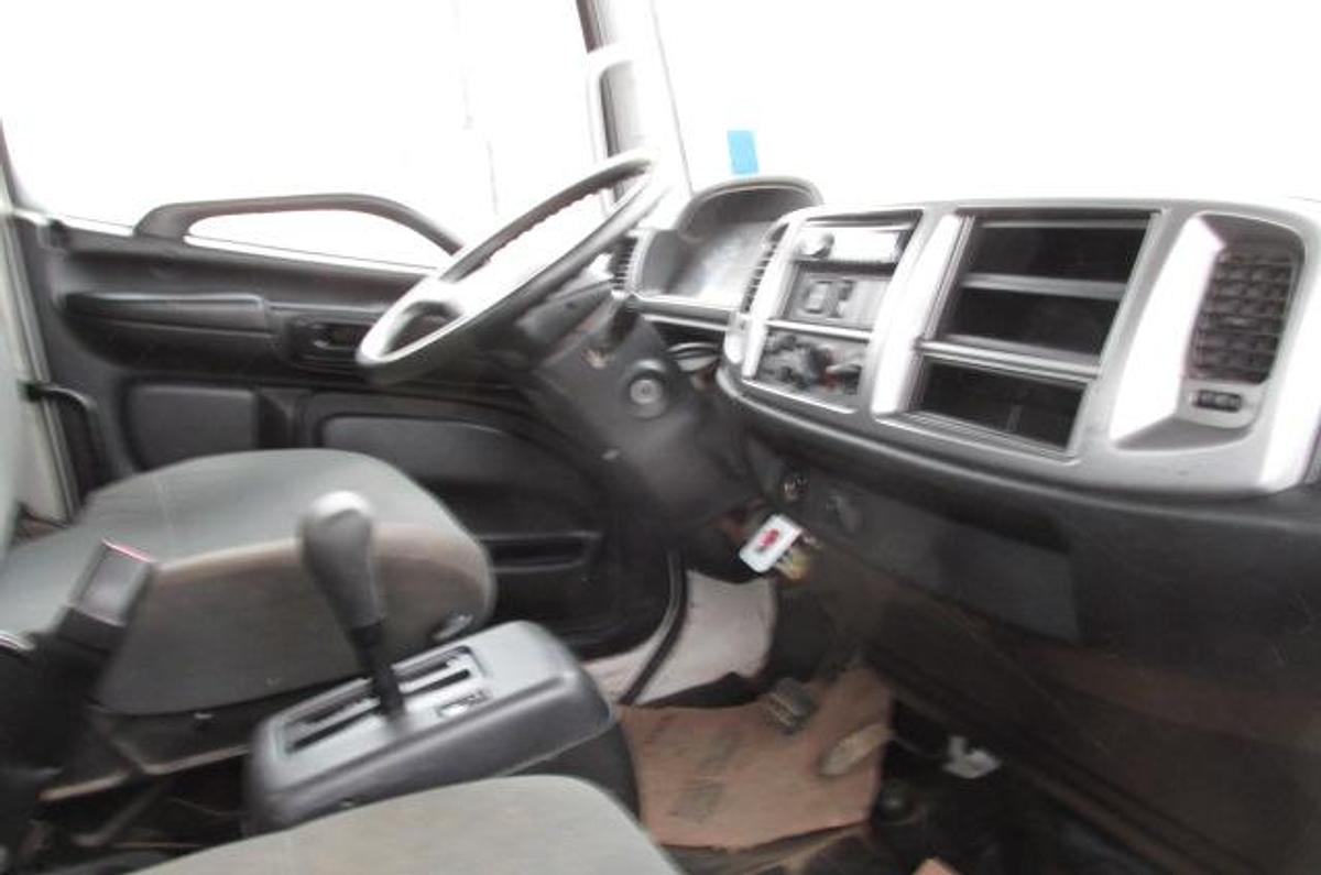 Used 2019 Hino 338 with hydraulic brakes and 22 ft flat deck