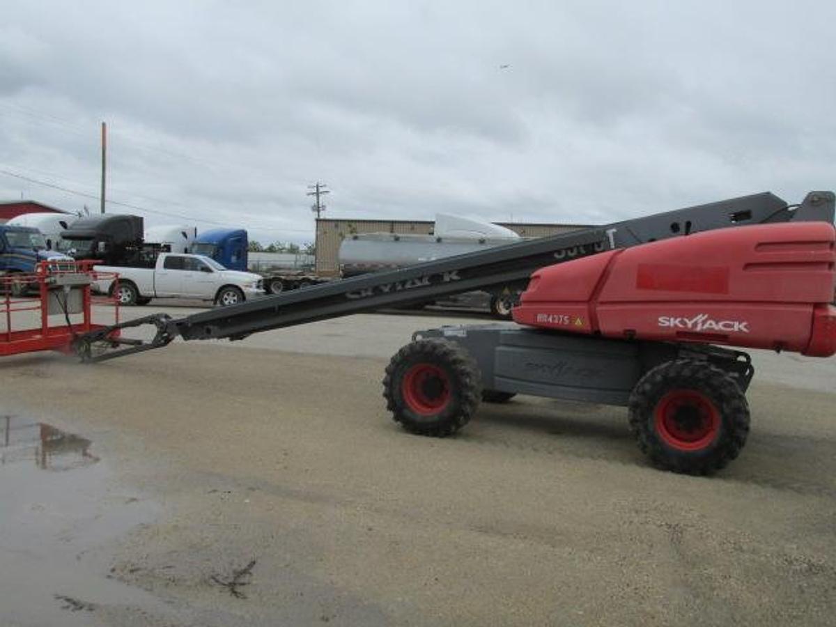 Used 2014 Skyjack SJ66T boom lift