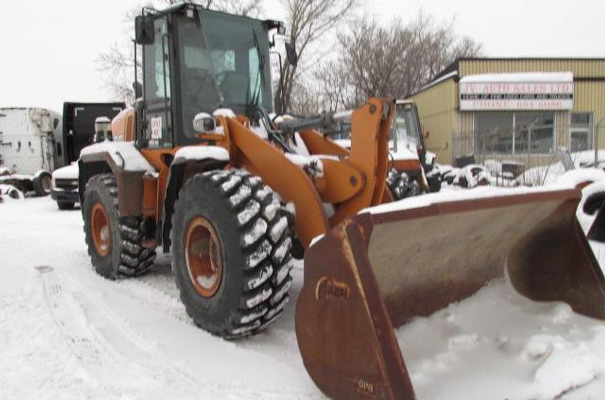 Used 2014 CASE 621 F