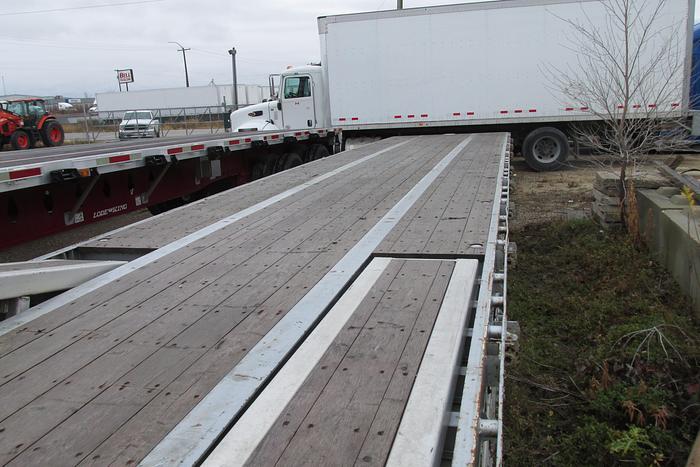 Used 2017 Lode King 53 ft step deck recovery trailer tridem