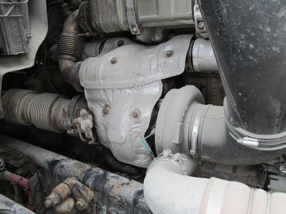 Used 2019 Freightliner Cascadia DD 15 455 hp 13 spd transmission