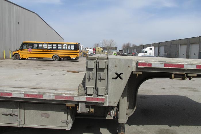 Used 2023 Extreme 53 ft Aluminum triple axle step deck with lift axle