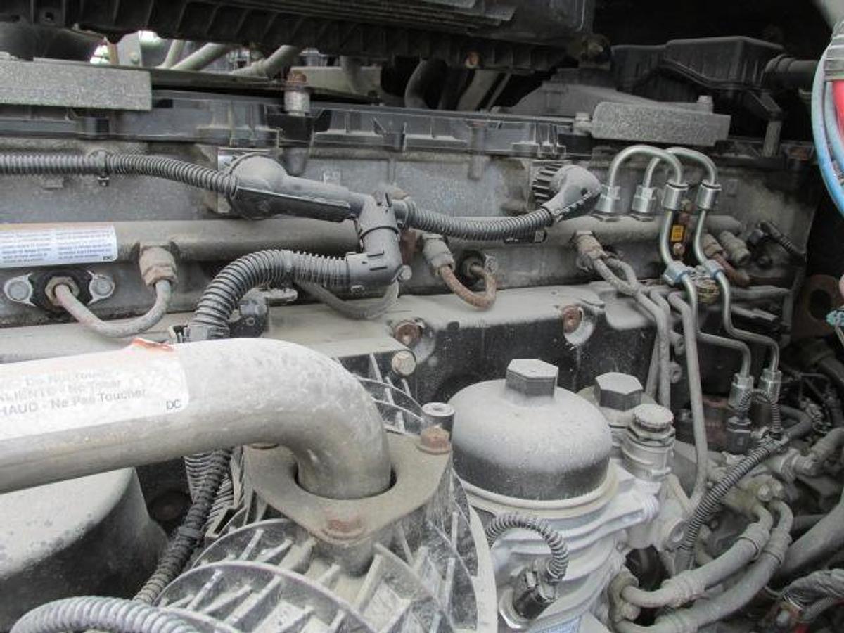 Used 2019 Freightliner Cascadia DD 15 455 hp 13 spd transmission