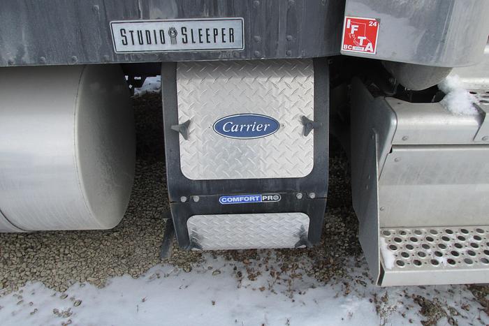 Used 2023 Kenworth W 900 565 hp Cummins 18 speed