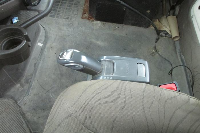 Used 2015 Volvo VNL Day Cab D 13 new transmission and clutch