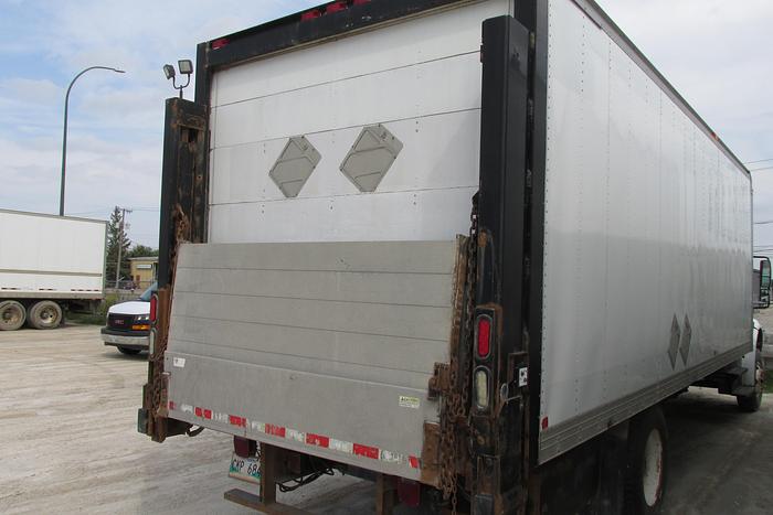 Used 2015 Freightliner M2 Cummins power hydraulic brakes 24 ft box