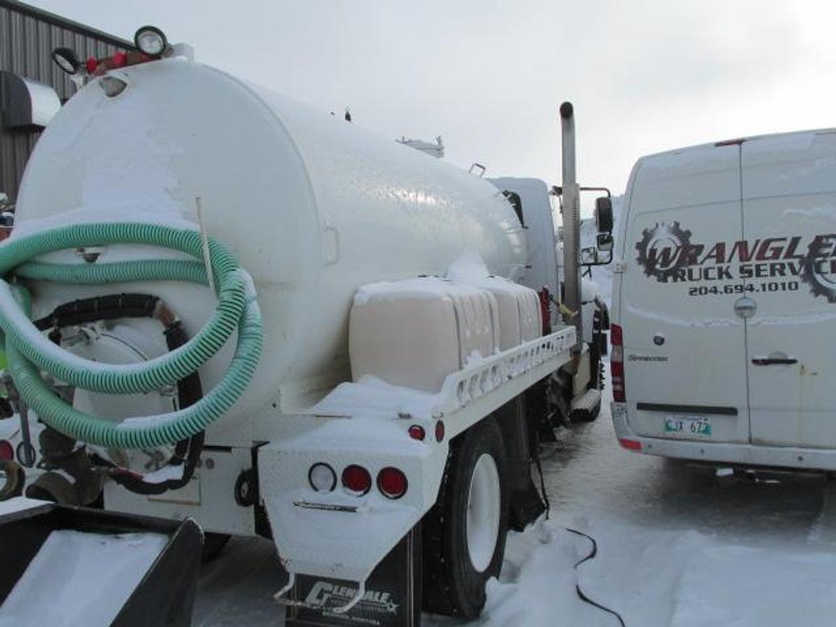 Used 2018 International 7600 Septic truck