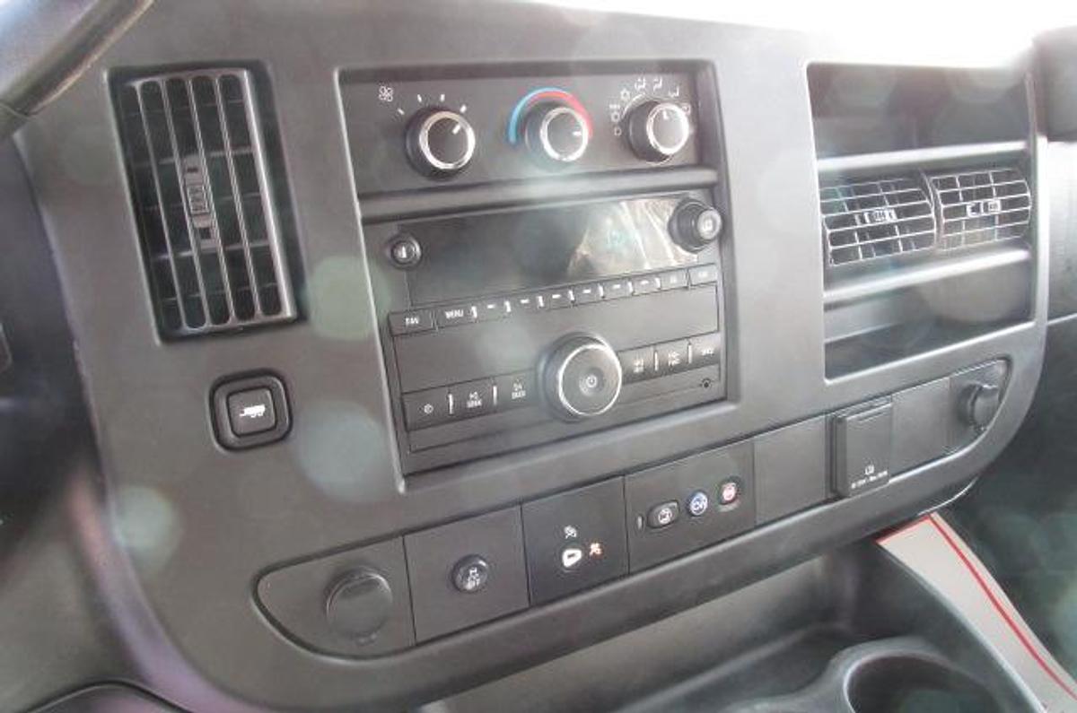 Used 2018 Chevrolet Express 2500 Cargo Van low kms