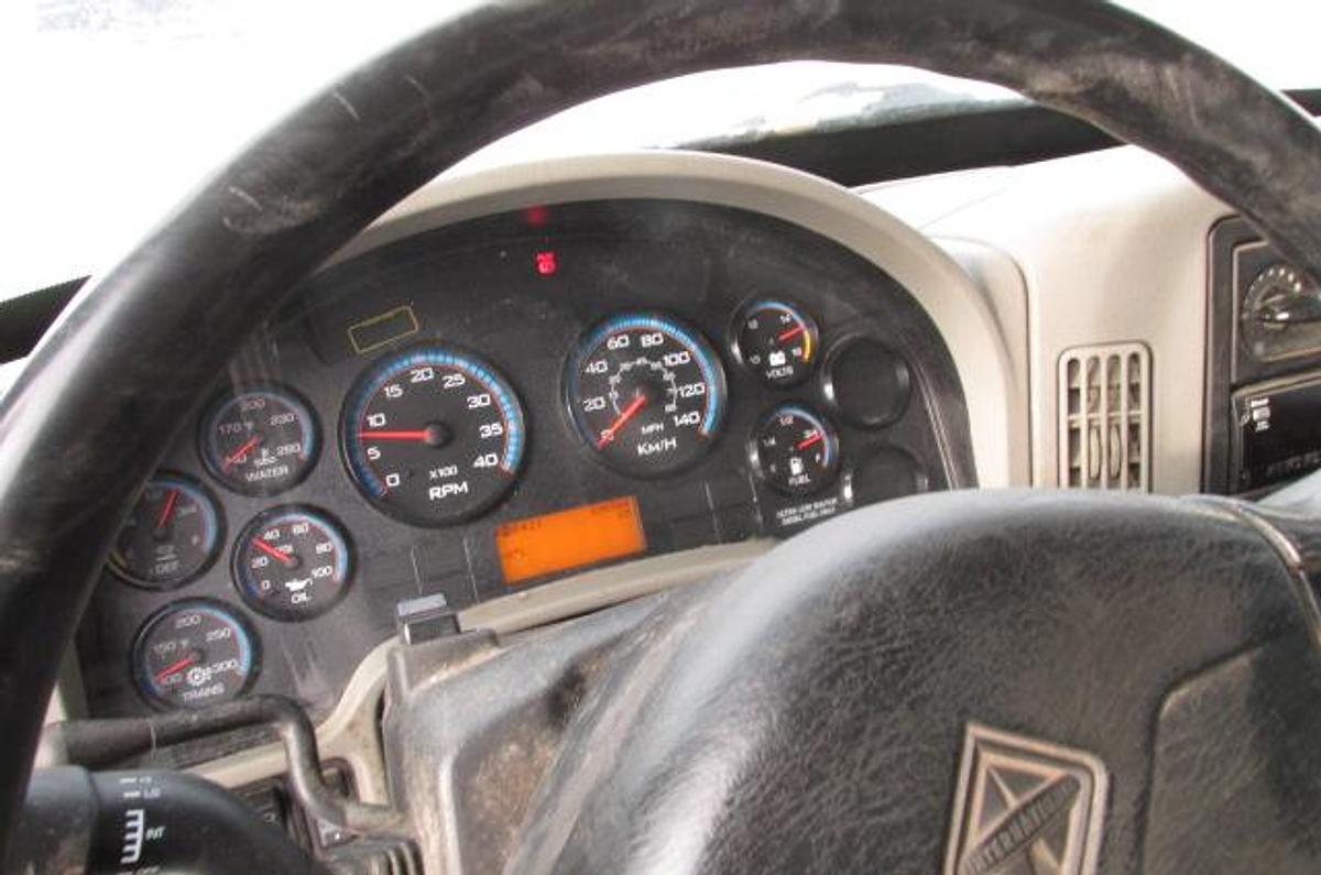 Used 2016 International 4300 with 26 ft van