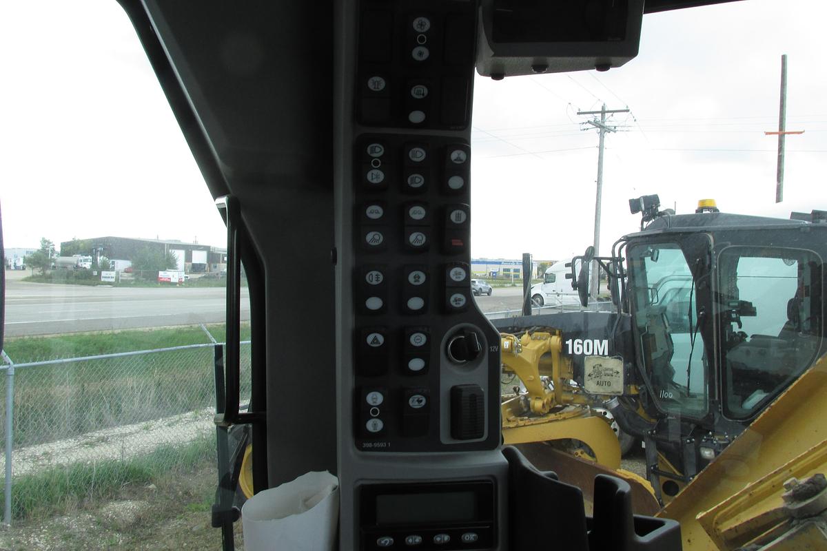 Used 2017 Caterpillar 140 M AWD with Snow wing, front lift group and rear ripper