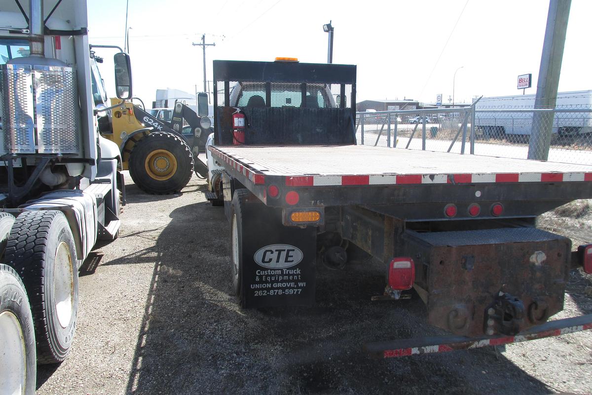 Used 2011 Ford f 750 with 18 ft flat deck