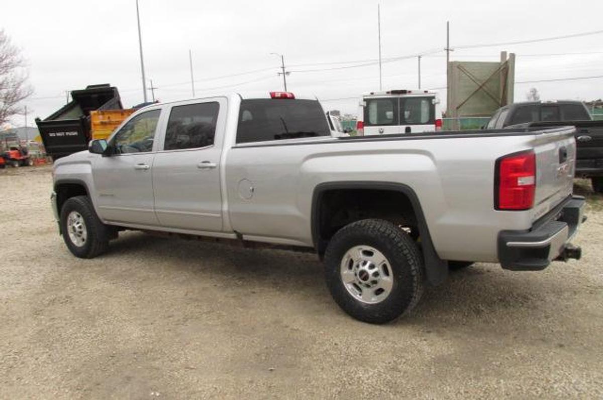 Used 2018 GMC Sierra b2500 Crew Cab 4x4 long box