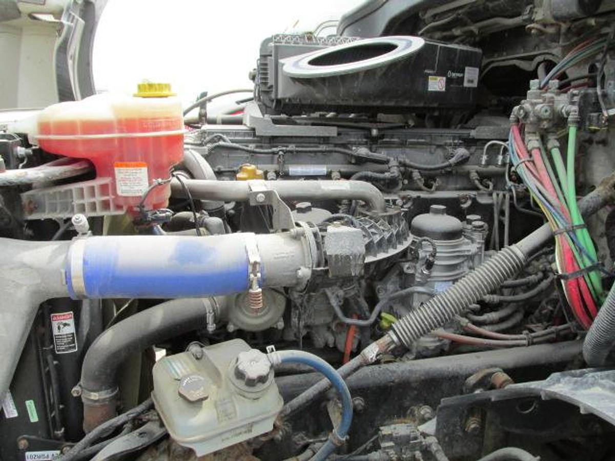 Used 2019 Freightliner Cascadia DD 15 455 hp 13 spd transmission