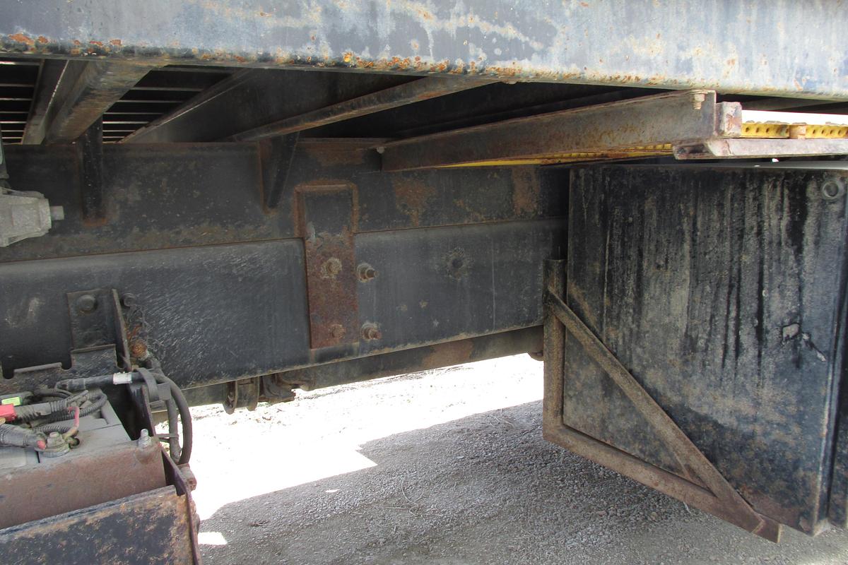 Used 2011 Ford f 750 with 18 ft flat deck