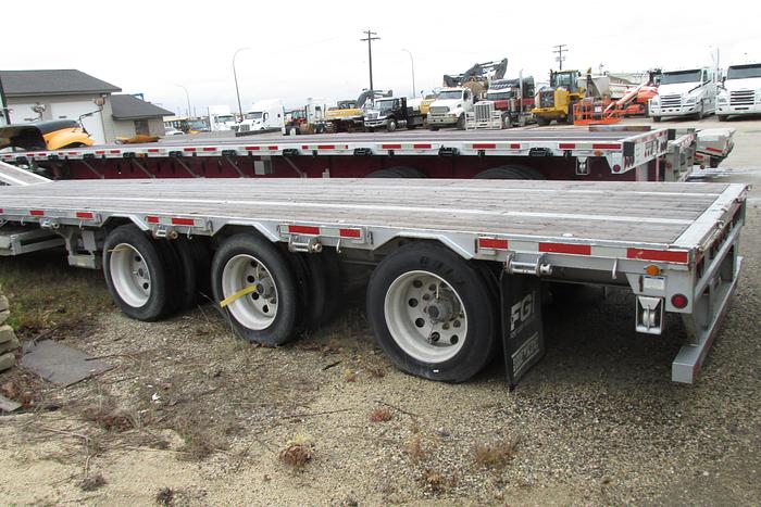 Used 2017 Lode King 53 ft step deck recovery trailer tridem