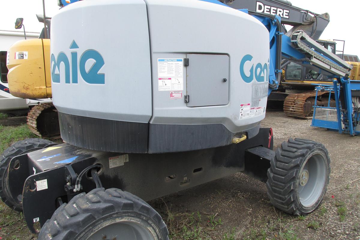 Used 2015 Genie Z 62/40 man lift 4x4 diesel