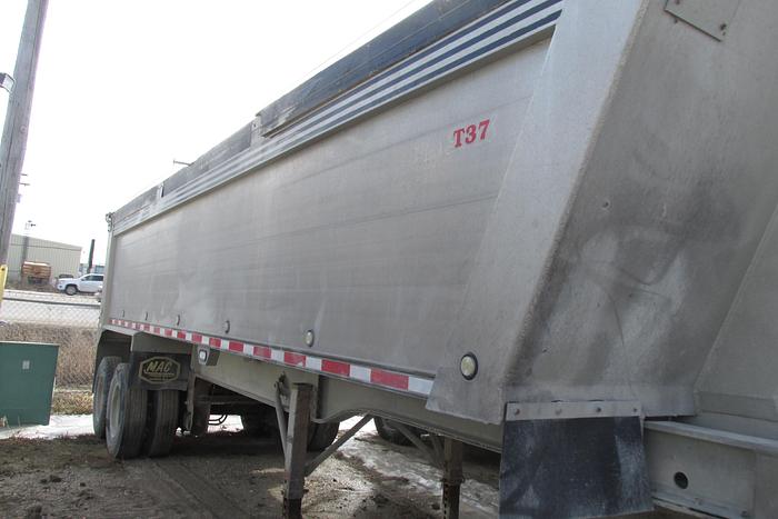 Used 2009 Mac Tandem End Dump