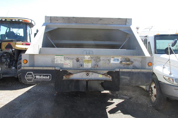 Used 2005 Midland Cross belly dump trailer