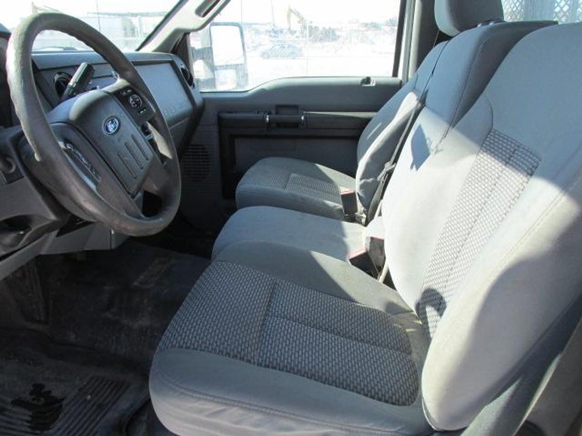 Used 2016 Ford F350 Regular Cab 4x4 with flat deck