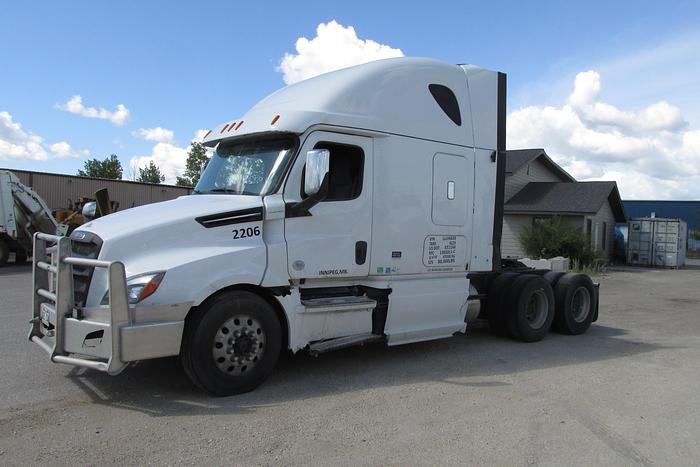 Used 2020 Freightliner Cascadia DD 15
