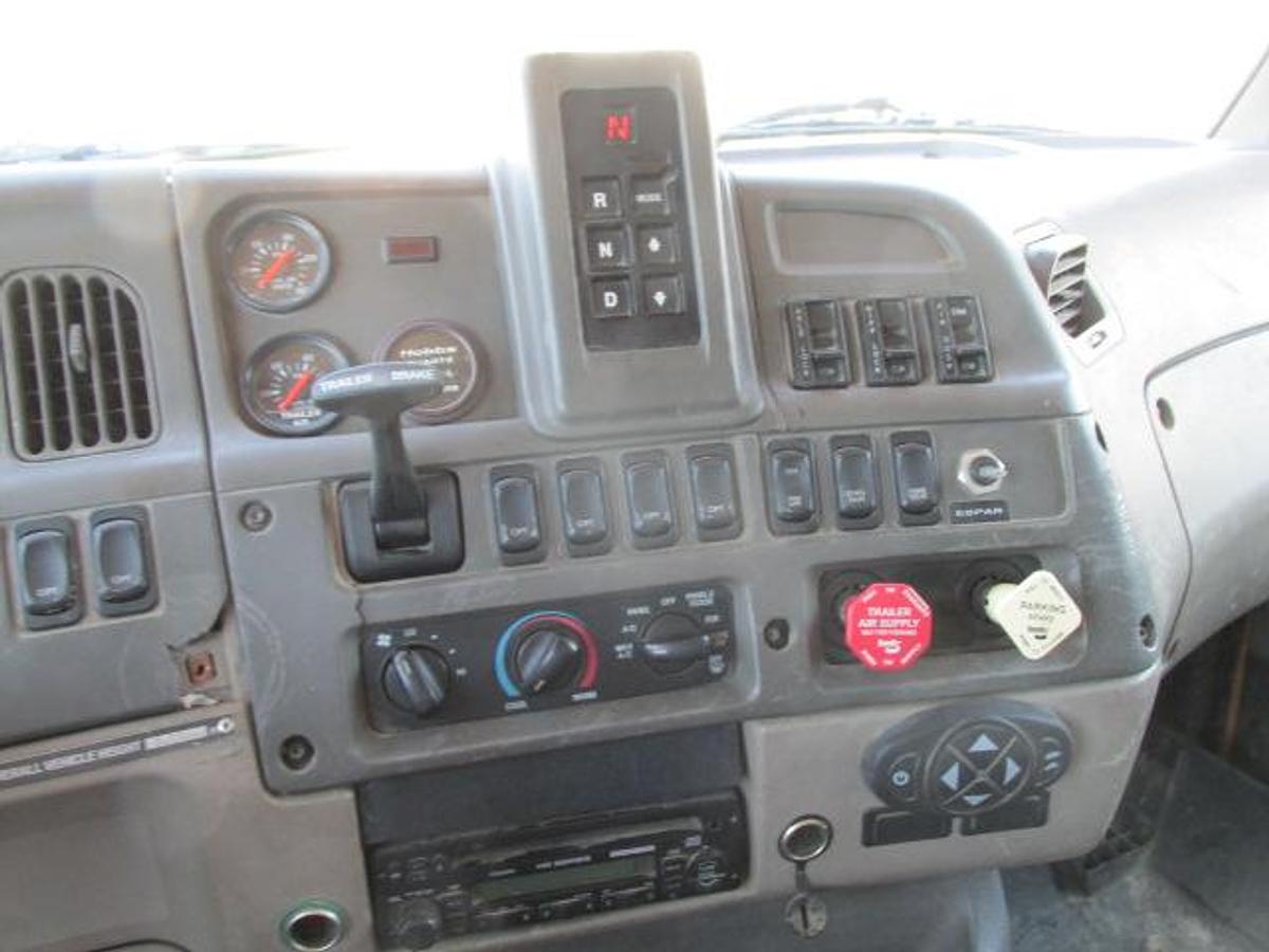 Used 2006 Sterling LT 8500 dump truck