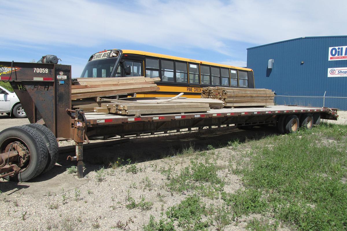 Used 2014 H & H 40 ft tandem double equipment trailer