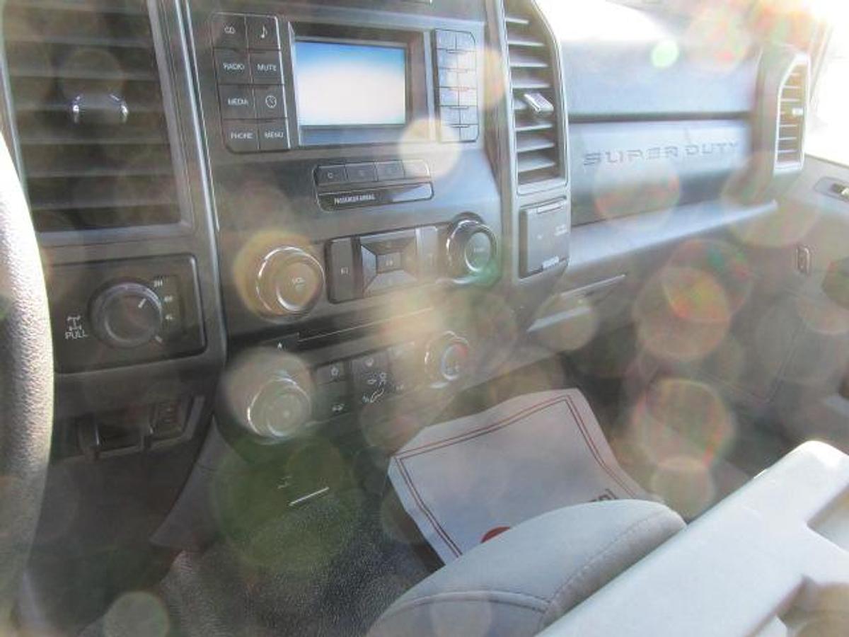 Used 2017 Ford F350 Crew Cab 4x4 8 ft box