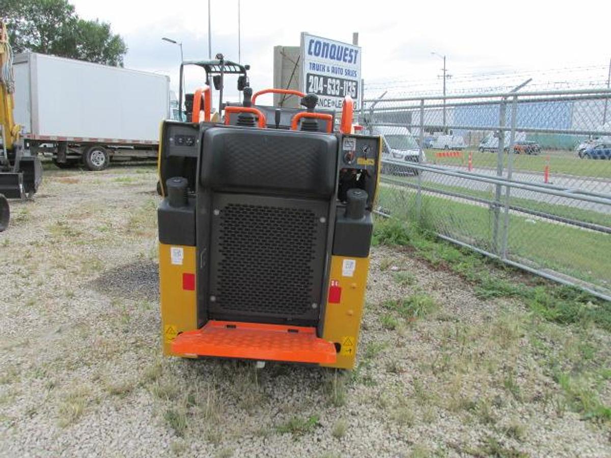 SDLG STR 100H Mini Track loader