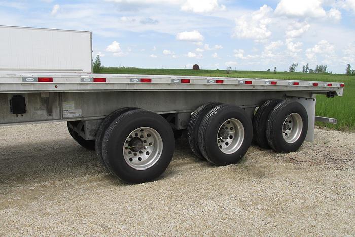 Used 2024 Dorsey 53 ft tri axle lift axle flat