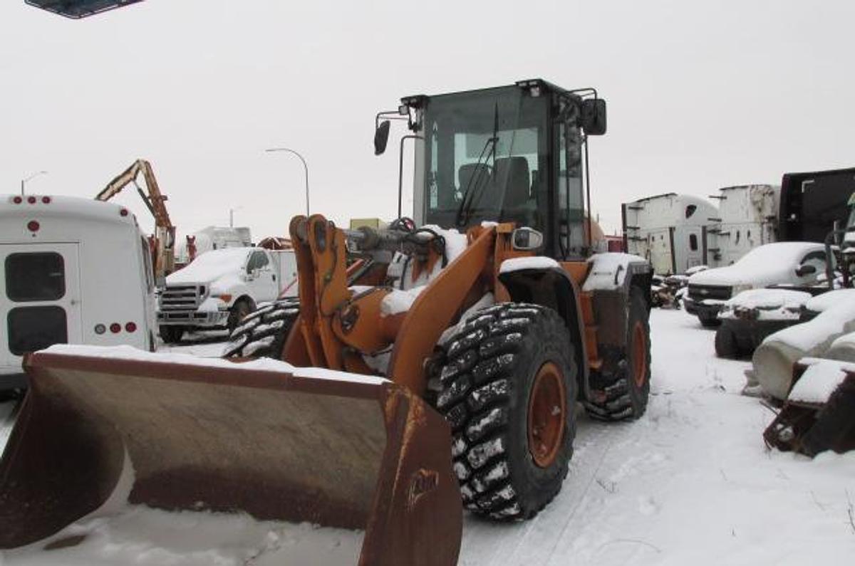 Used 2014 CASE 621 F