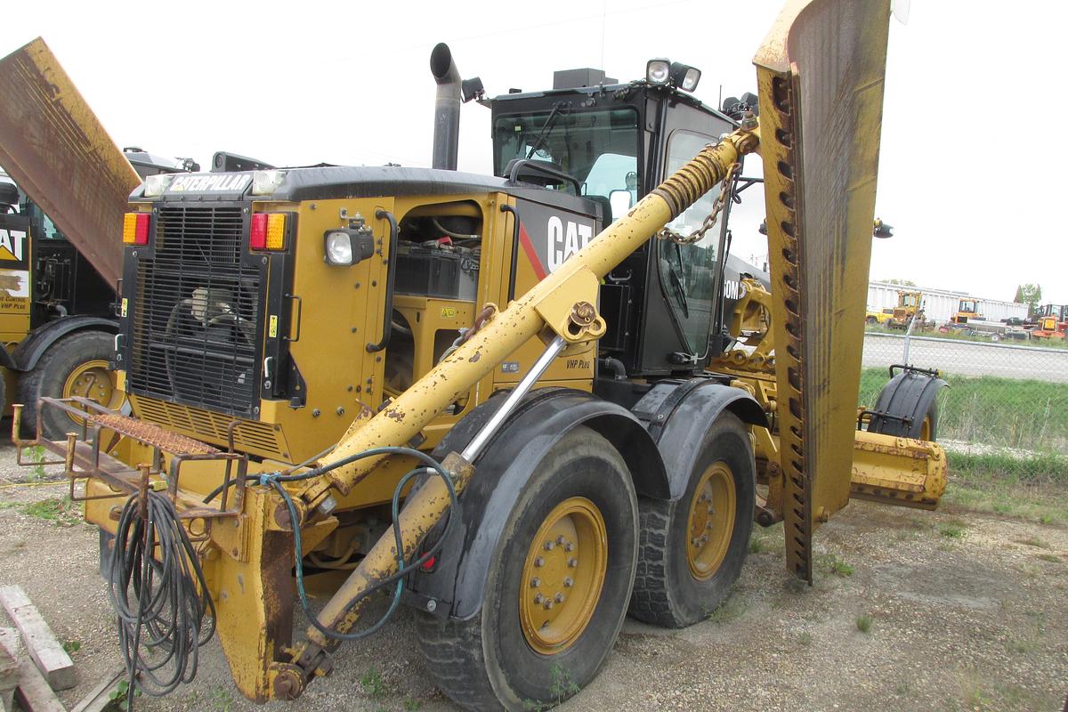 Used 2015 Caterpillar 160M VHP Plus Grader with snow wing very nice
