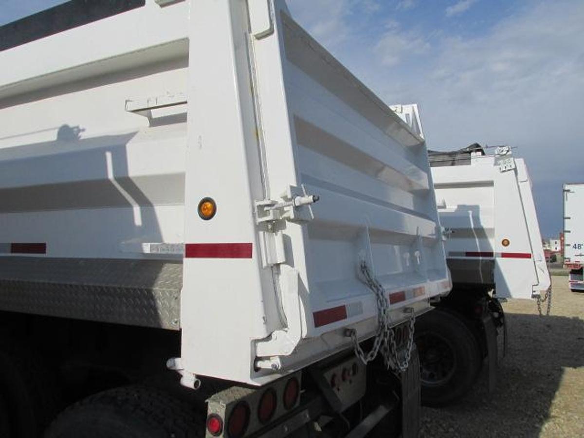 Used 2017 Arnes Tridem End dump trailer