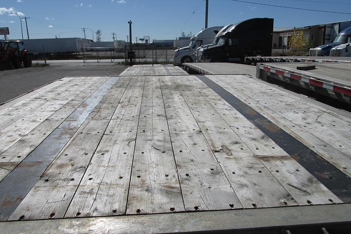 Used 2021 Lode KIng 53 ft low pro recovery step deck