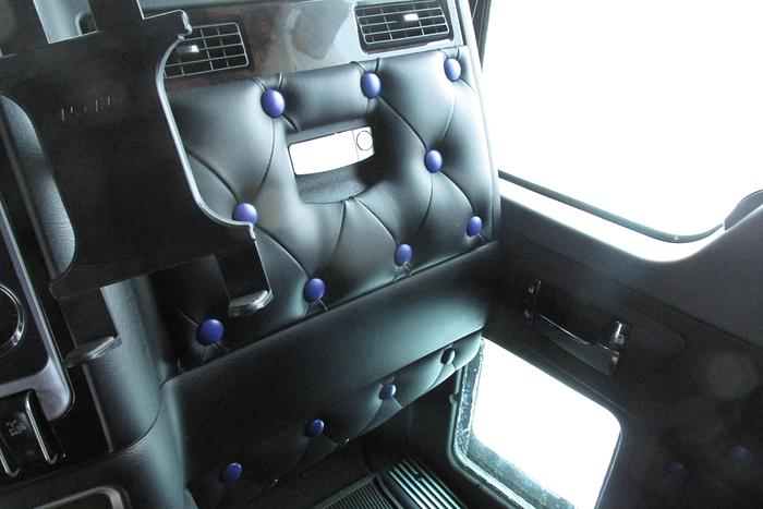 Used 2023 Kenworth W 900 565 hp Cummins 18 speed