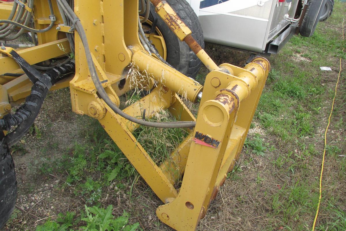 Used 2017 Caterpillar 140 M AWD with Snow wing, front lift group and rear ripper