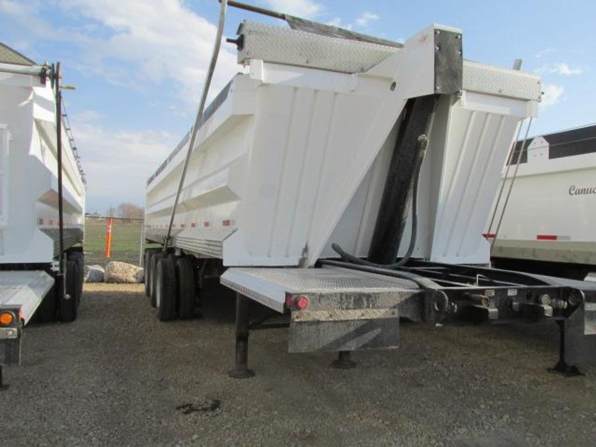 Used 2017 Arnes Tridem End dump trailer