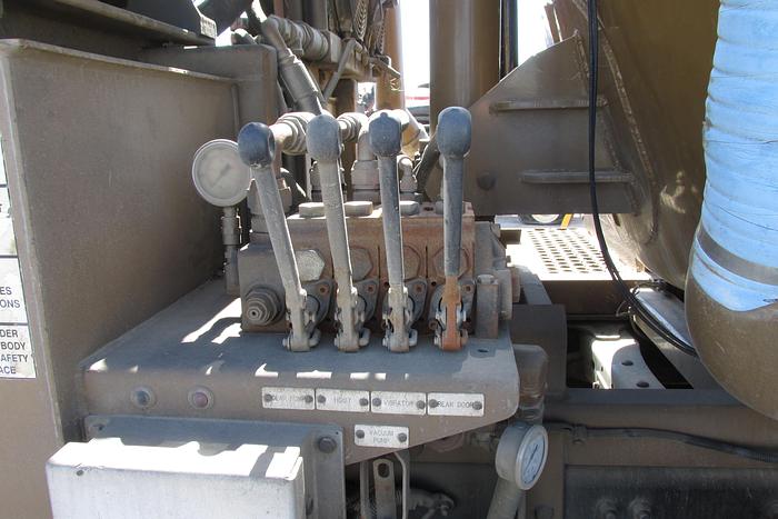 Used 2008 Sterling Presvac 3000 gal