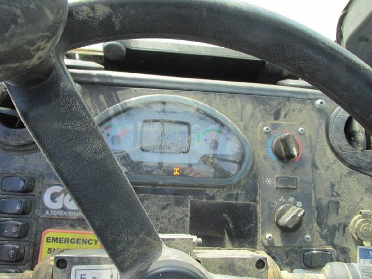 Used 2019 Genie GTH 1056 telehandler 10,000 lb lift