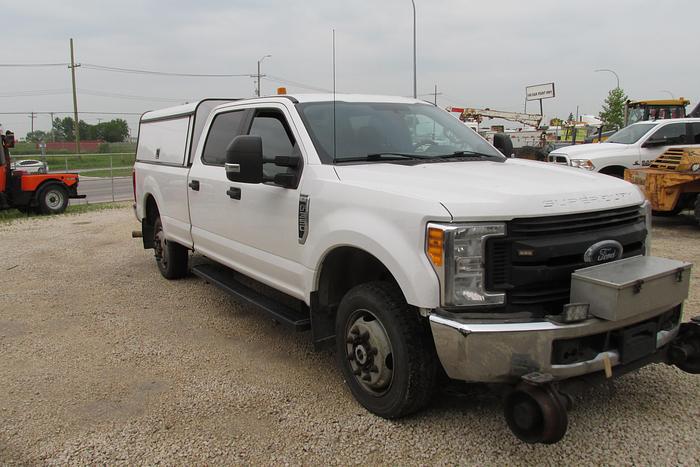 Used High rail 2017 Ford F 350 Crew cab long box New engine