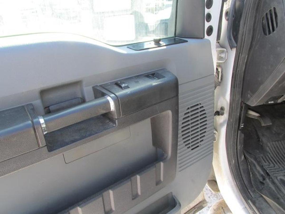 Used 2016 Ford F350 Regular Cab 4x4 with flat deck