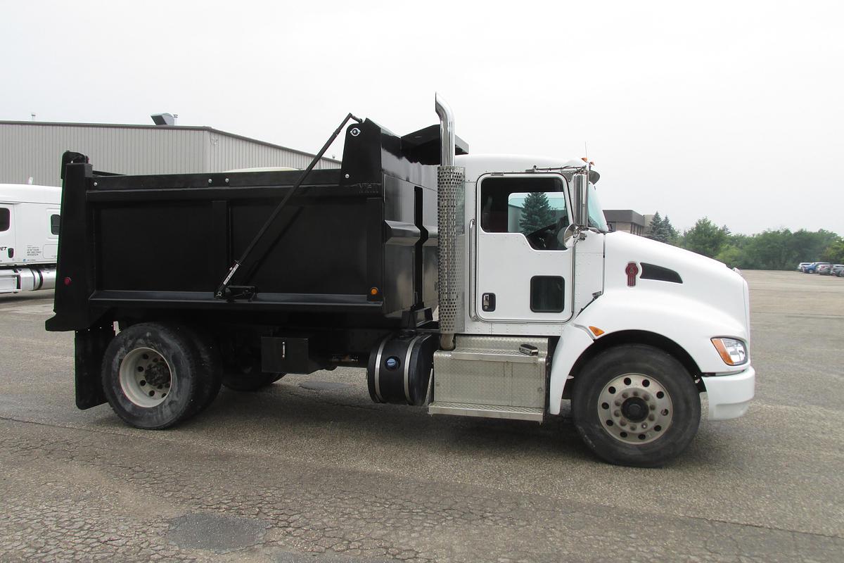 Used 2014 Kenworth T 370 hydraulic brake dump truck