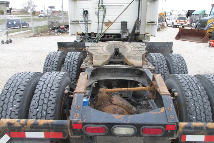 Used 2015 Volvo VNL Day Cab D 13 new transmission and clutch