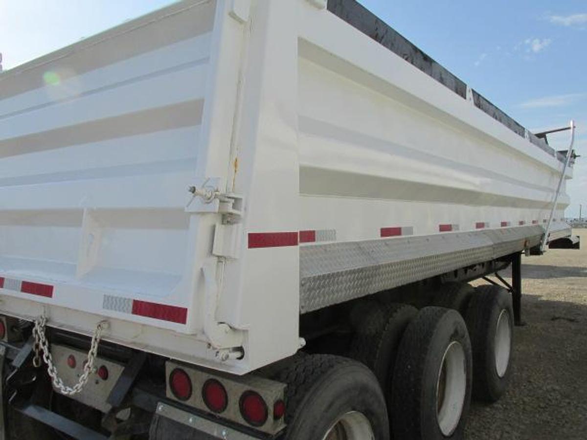 Used 2017 Arnes Tridem End dump trailer