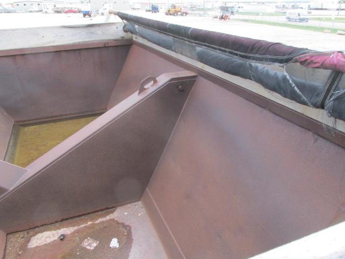 Used 2013 Arnes 15 ft side dump lead trailer